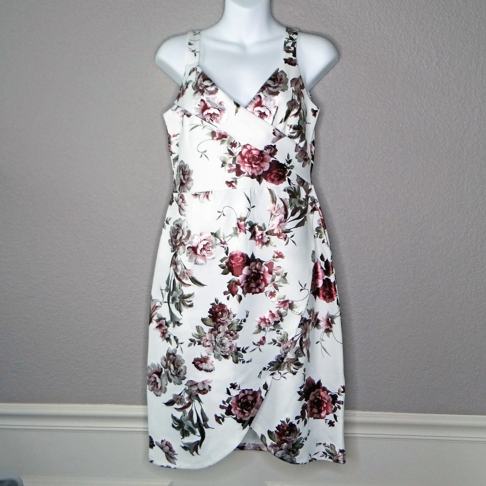 bebe Woman's Floral Faux Wrap dress size 6 Ivory/ Multi colored NEW